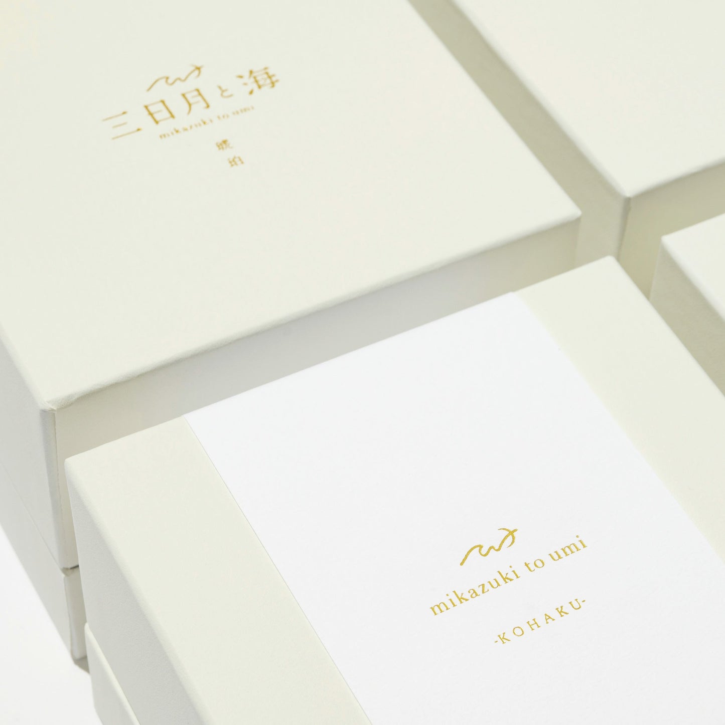 三日月と海【琥珀】/Mikazuki to umi "Kohaku"